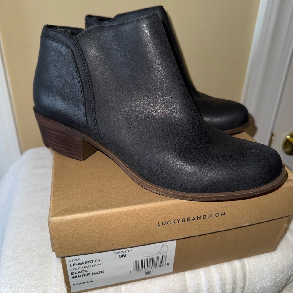 Lucky Brand Women's Black Barstyn Ankle Boots size 8